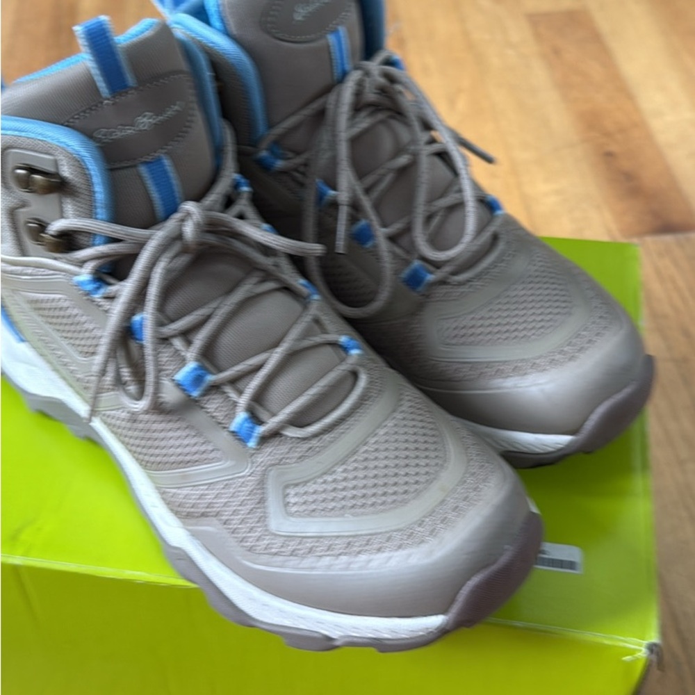 Eddie Bauer lightweight Hiking shoes size 8